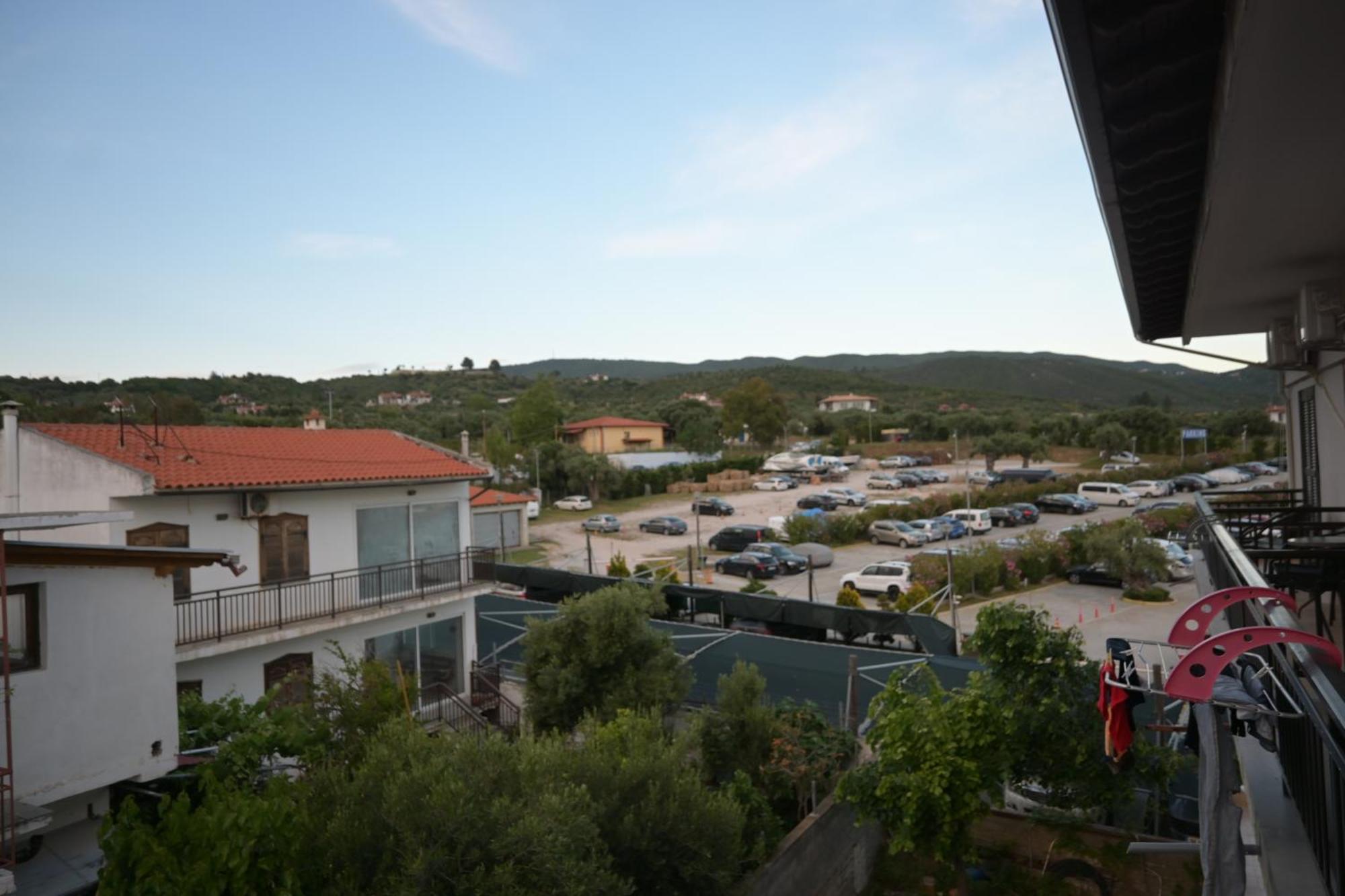 Maria Rooms To Let Ouranoupoli Exterior foto